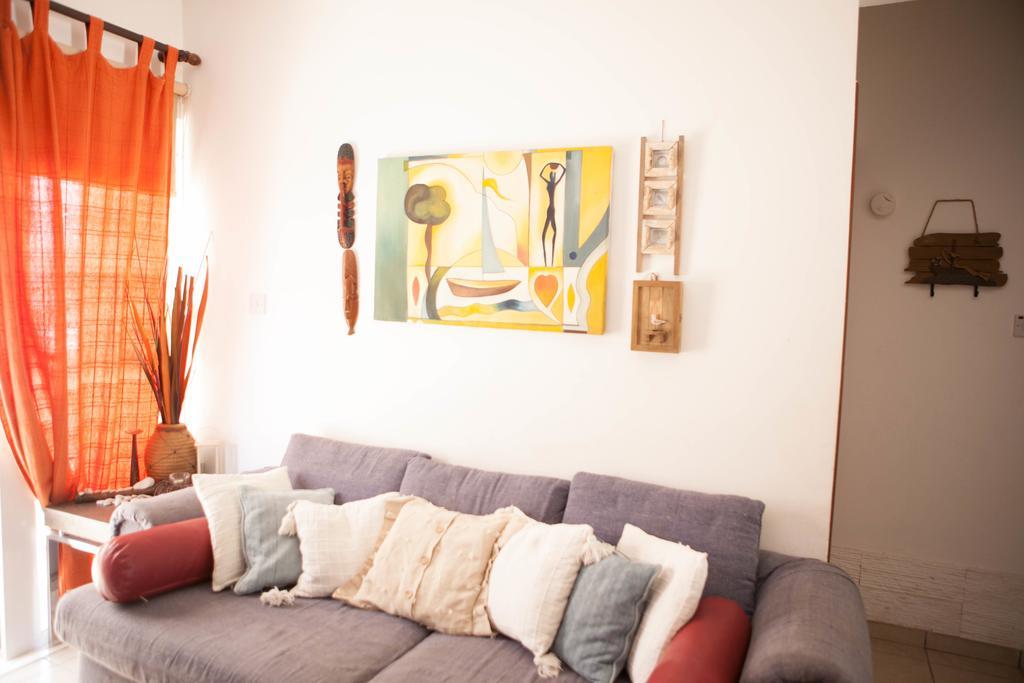 Aquarian Beachfront Apartment Larnaca Luaran gambar