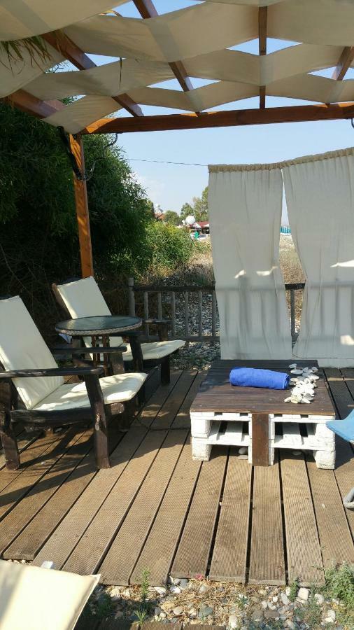 Aquarian Beachfront Apartment Larnaca Luaran gambar